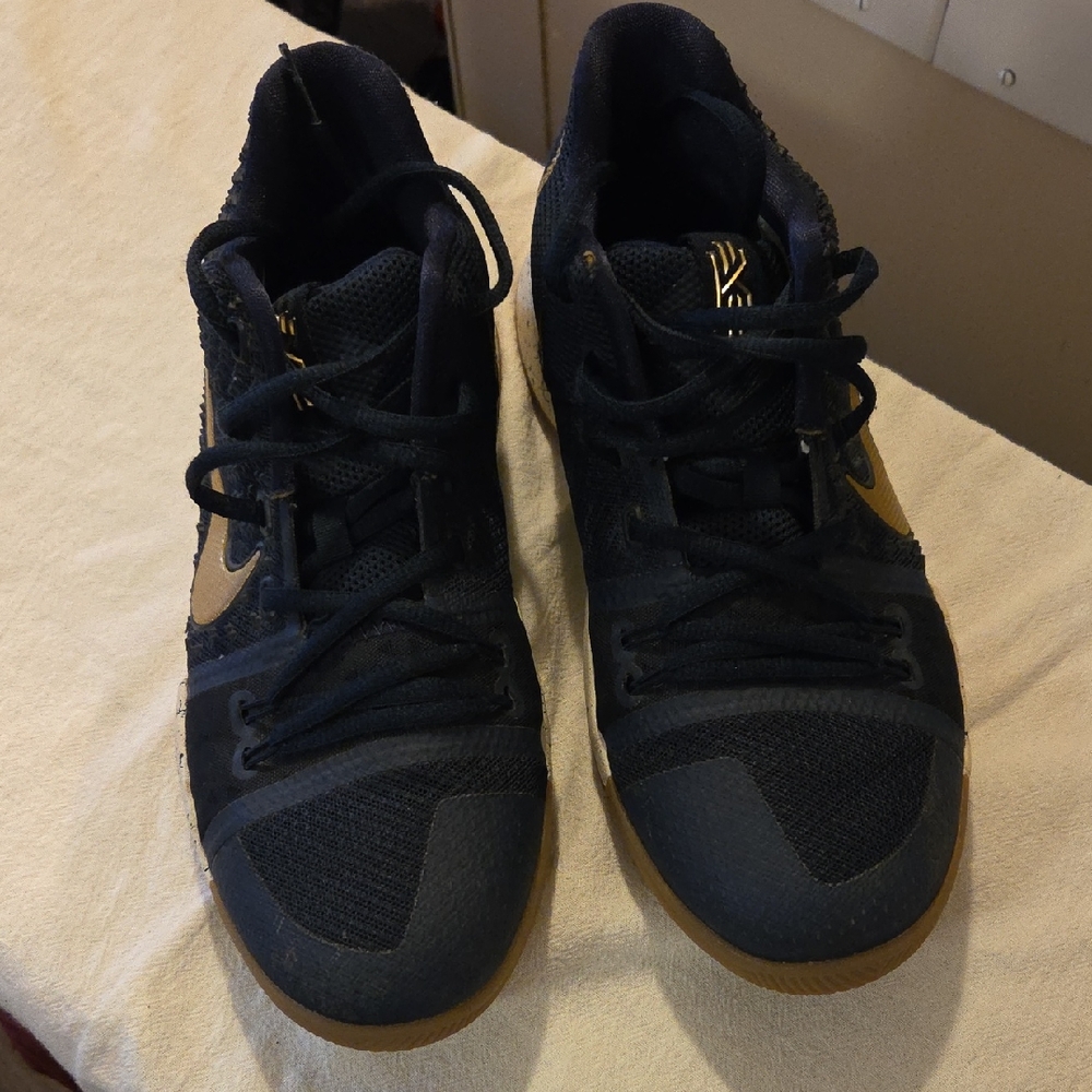 Nike Kyrie 3  Dark Blue and Gold Sneakers Size 6.5 Y
